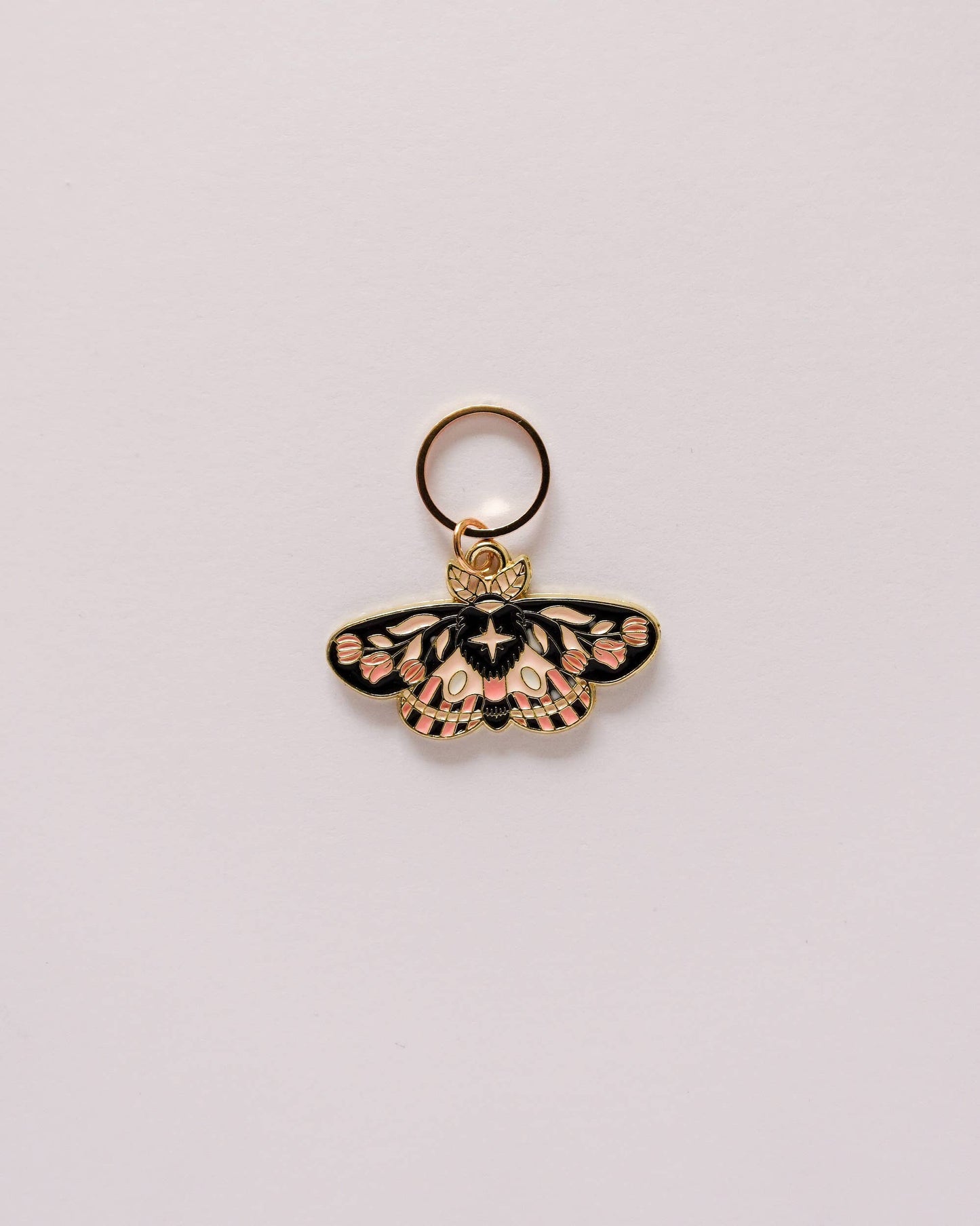 Kuvassa on Hello Kim Butterflies -Perhoset -silmukkamerkkisetti (stitch marker).