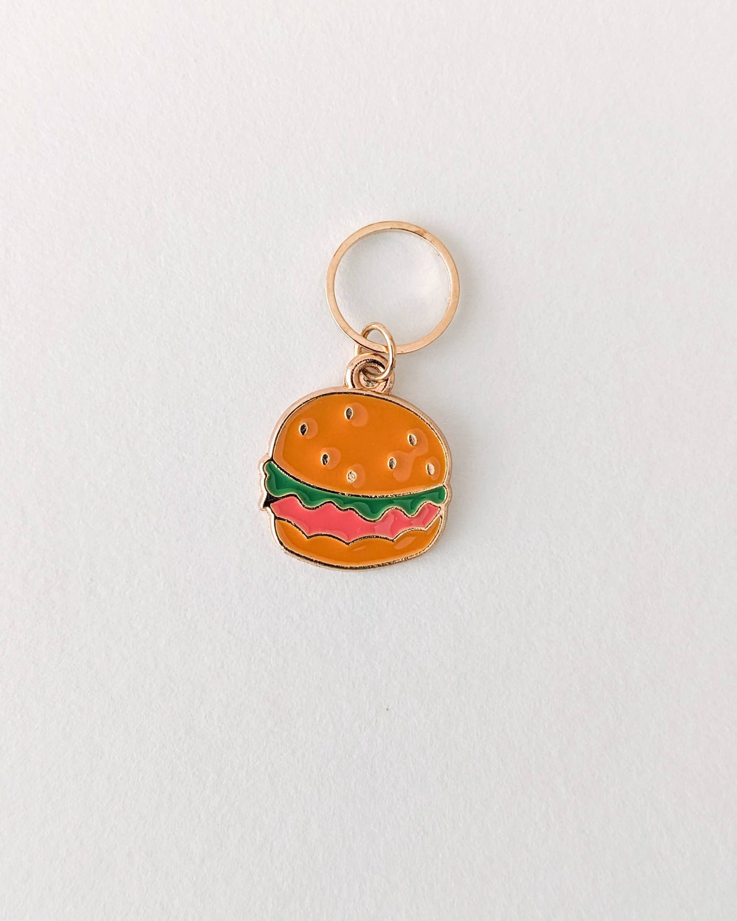 Kuvassa on Hello Kim Junk Food #2 -pikaruoka -silmukkamerkkisetti (stitch marker).