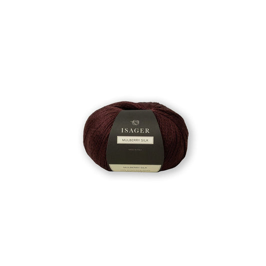 Kuvassa on Isager Mulberry Silk -lanka värissä Bordeaux.