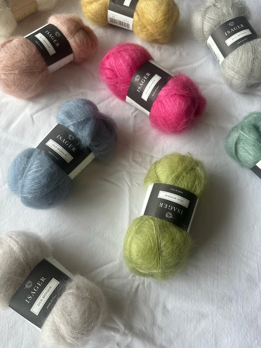 Kuvassa on Kuvassa on Isager Silk Mohair  -lankoja.