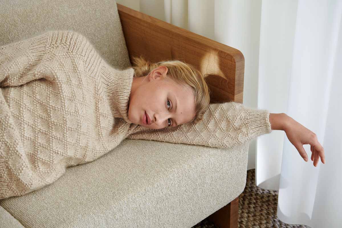 Kuvassa on Isager Texture Sweater -neuleohje (pattern).