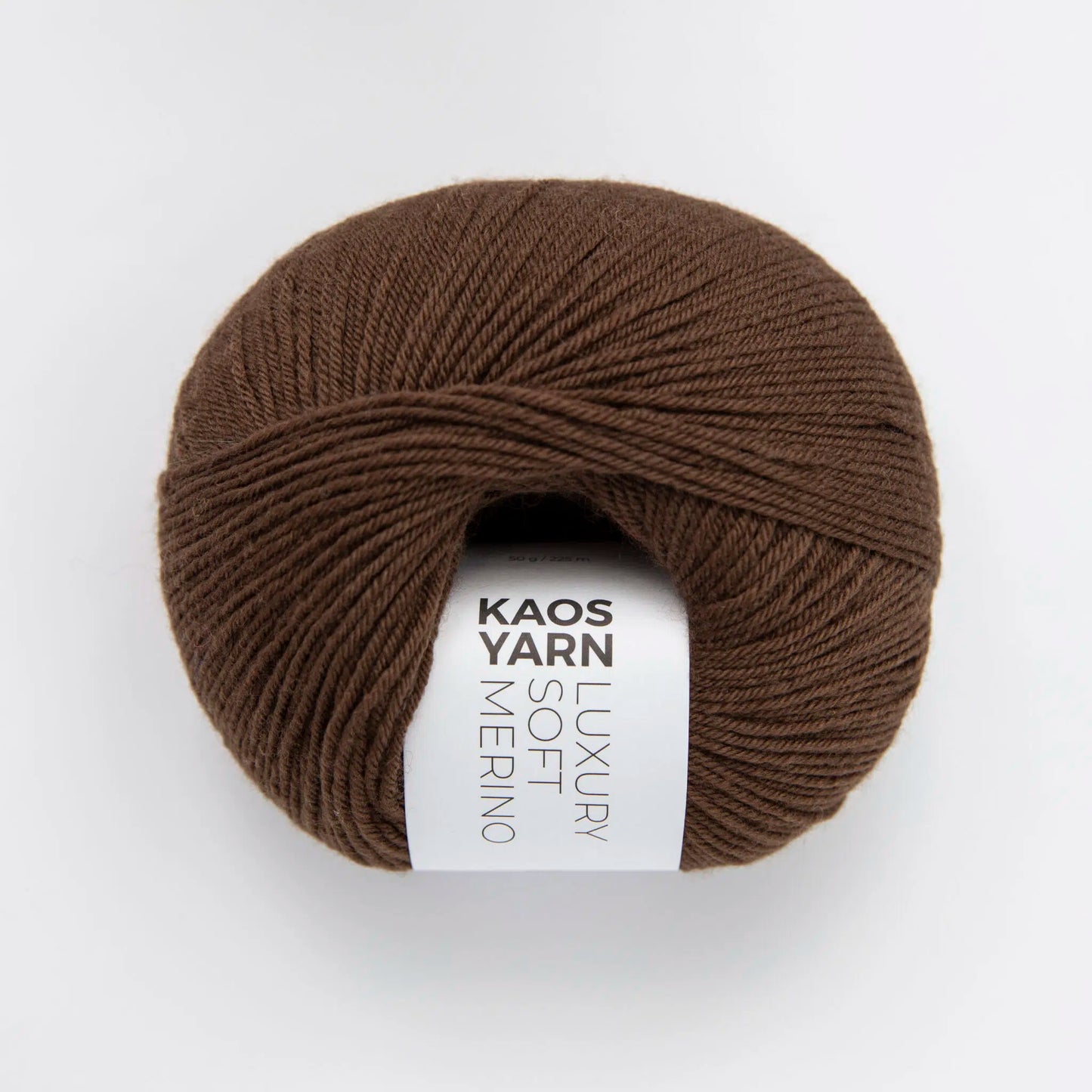 Kuvassa on KAOS YARN LUXURY Soft Merino -lanka värissä Genuine.