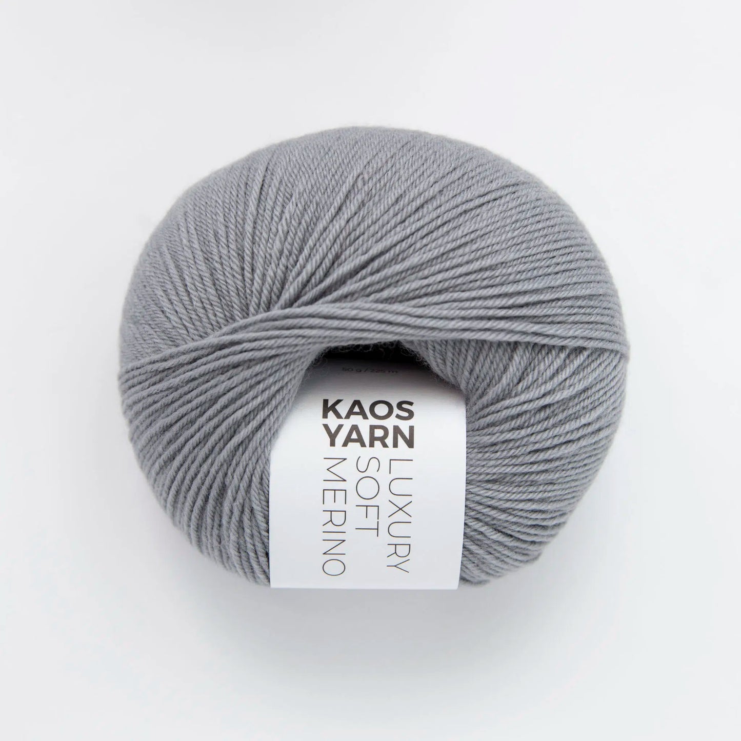 Kuvassa on KAOS YARN LUXURY Soft Merino -lanka värissä Fair.