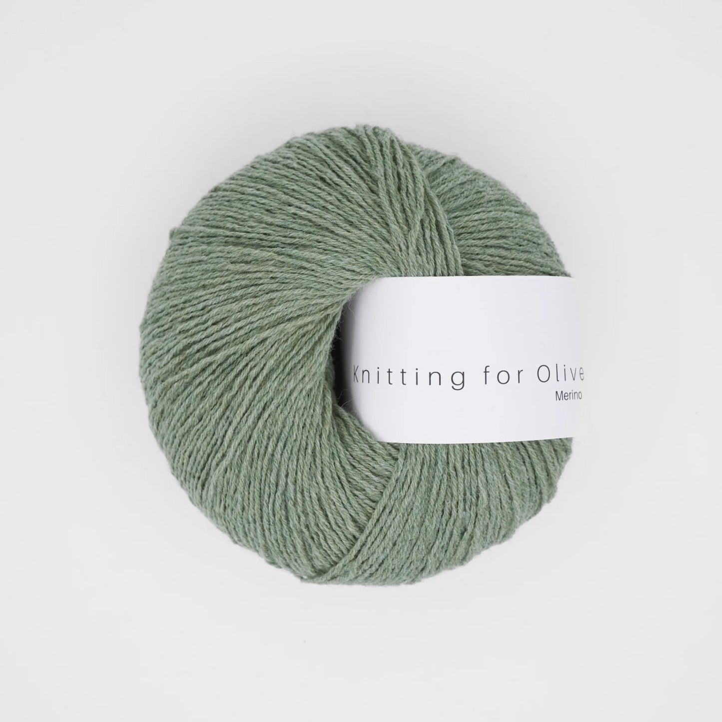 Kuvassa on Knitting for Olive Merino -lanka (yarn) värissä Eucalyptus.