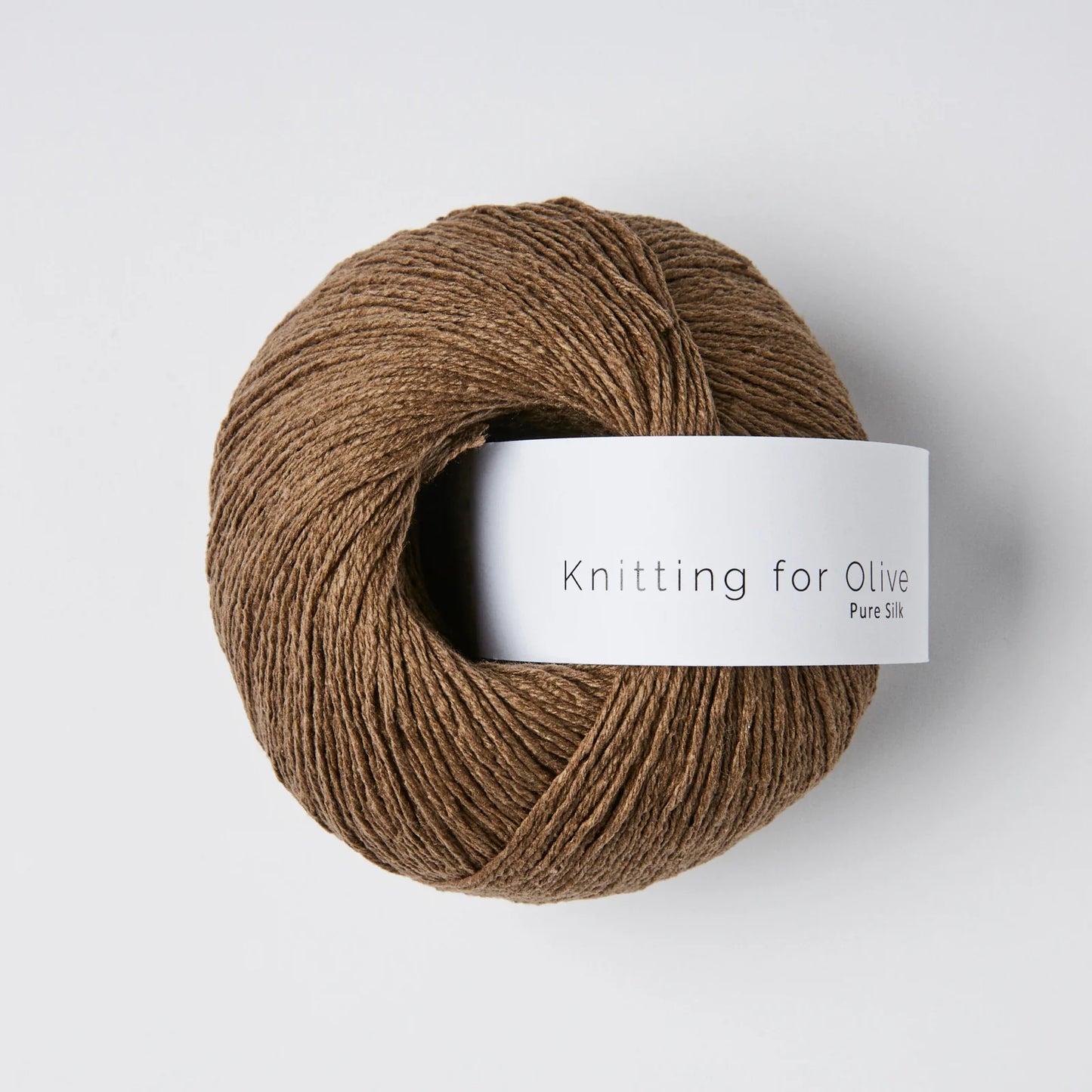 Kuvassa on Knitting for Olive Pure Silk -lanka värissä Bark.