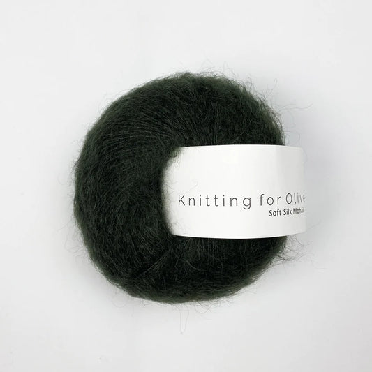 Kuvassa on Knitting for Olive Soft Silk Mohair -lanka (yarn) värissä Slate Green.