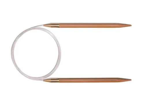 Kuvassa on Koshitsu-merkkiset pyöröpuikot (circular needles).