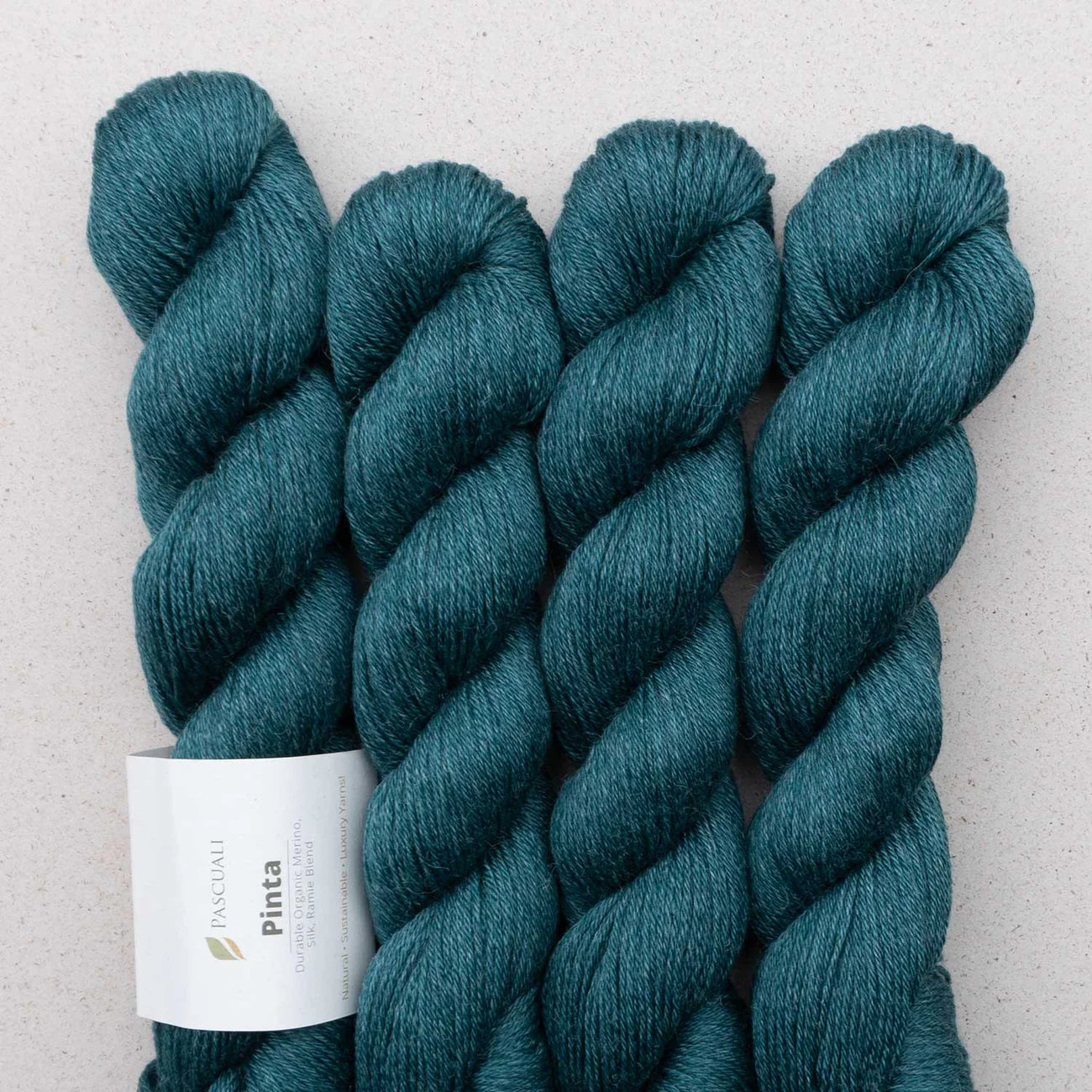 Kuvassa on Pascuali Pinta -lanka (yarn) värissä 109 Teal.