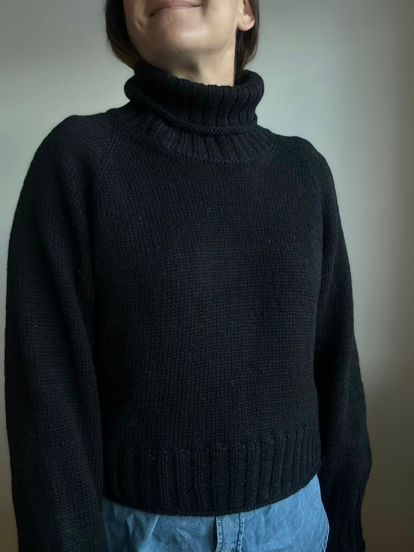 Kuvassa on PetiteKnit Amy Sweater -neuleen ohje (pattern).