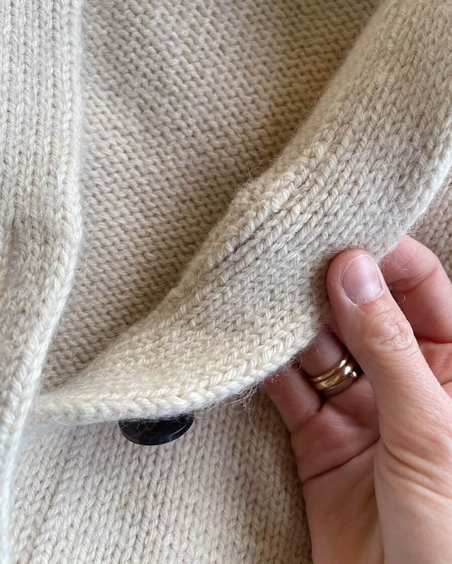 Kuvassa on PetiteKnit Champagne Cardigan -neuletakin ohje (pattern).