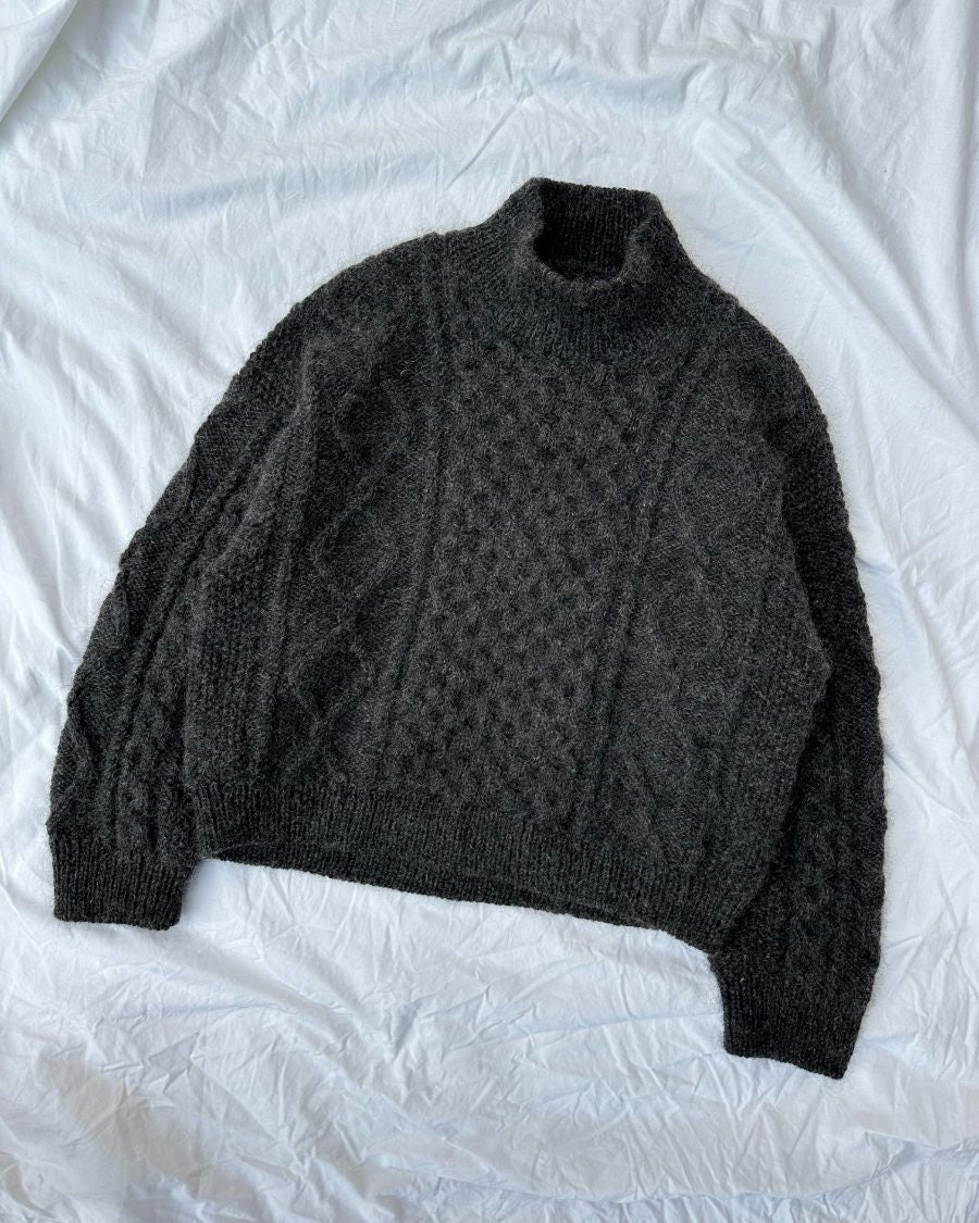 Kuvassa on PetiteKnit Dagmar Sweater -neuleen ohje (pattern).