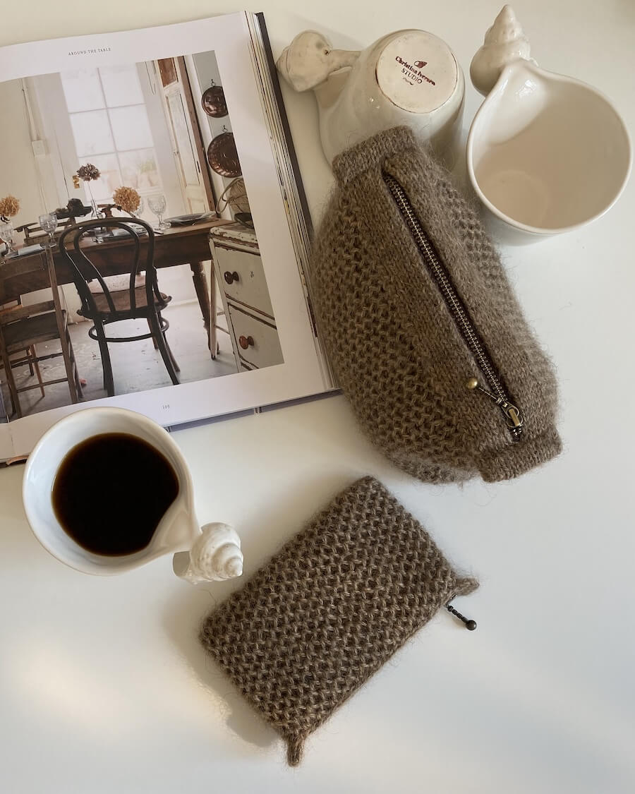 Kuvassa on PetiteKnit Honey Purse -ohje (pattern).
