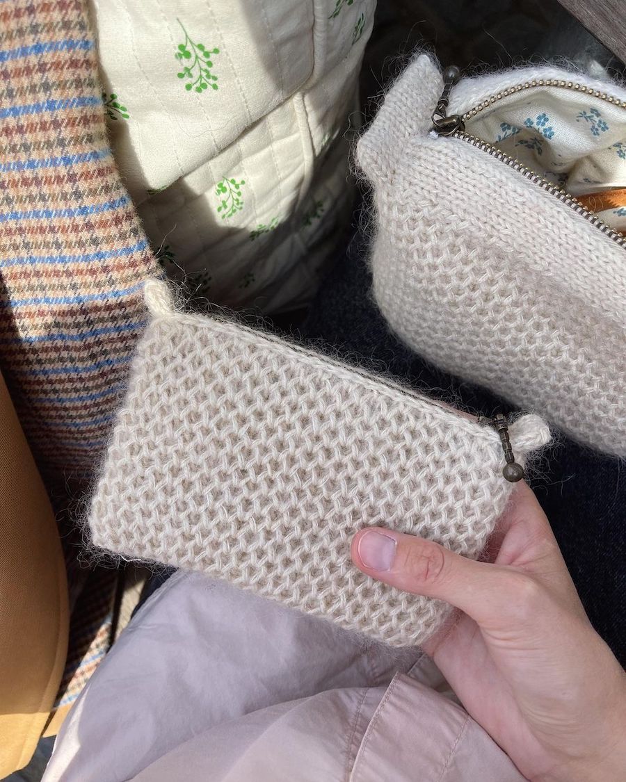 Kuvassa on PetiteKnit Honey Purse -ohje (pattern).