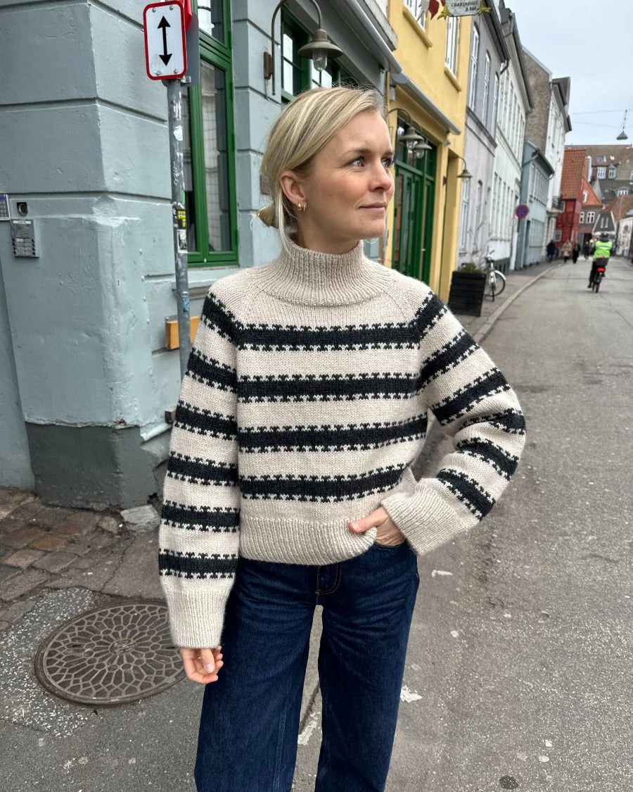 Kuvassa on PetiteKnit Key Sweater -neuleohje (pattern).
