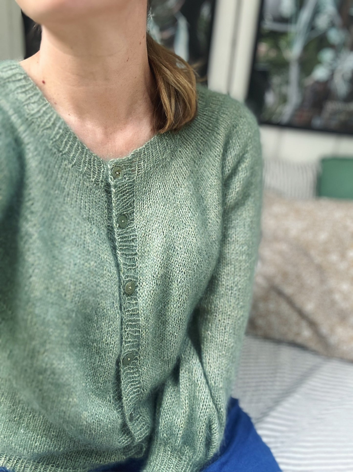 Kuvassa on PetiteKnit Novice Cardigan Mohair Edition -neuleen ohje (pattern).