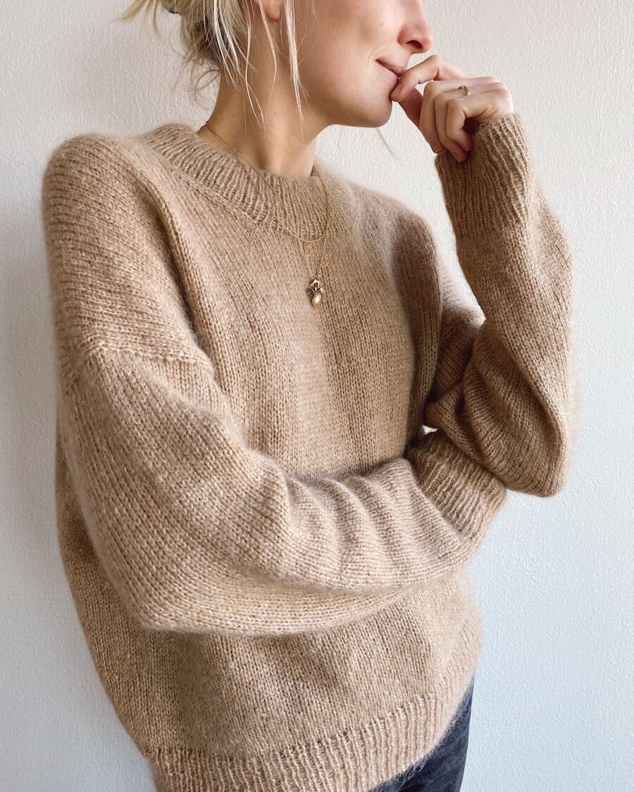 Kuvassa on PetiteKnit Oslo Sweater -neuleen ohje (pattern).