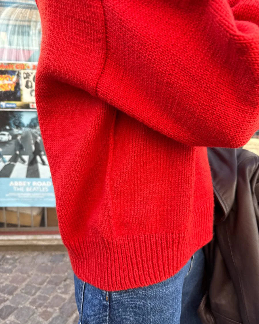 Kuvassa on PetiteKnit Scarlet Sweater -neuleohje (pattern).