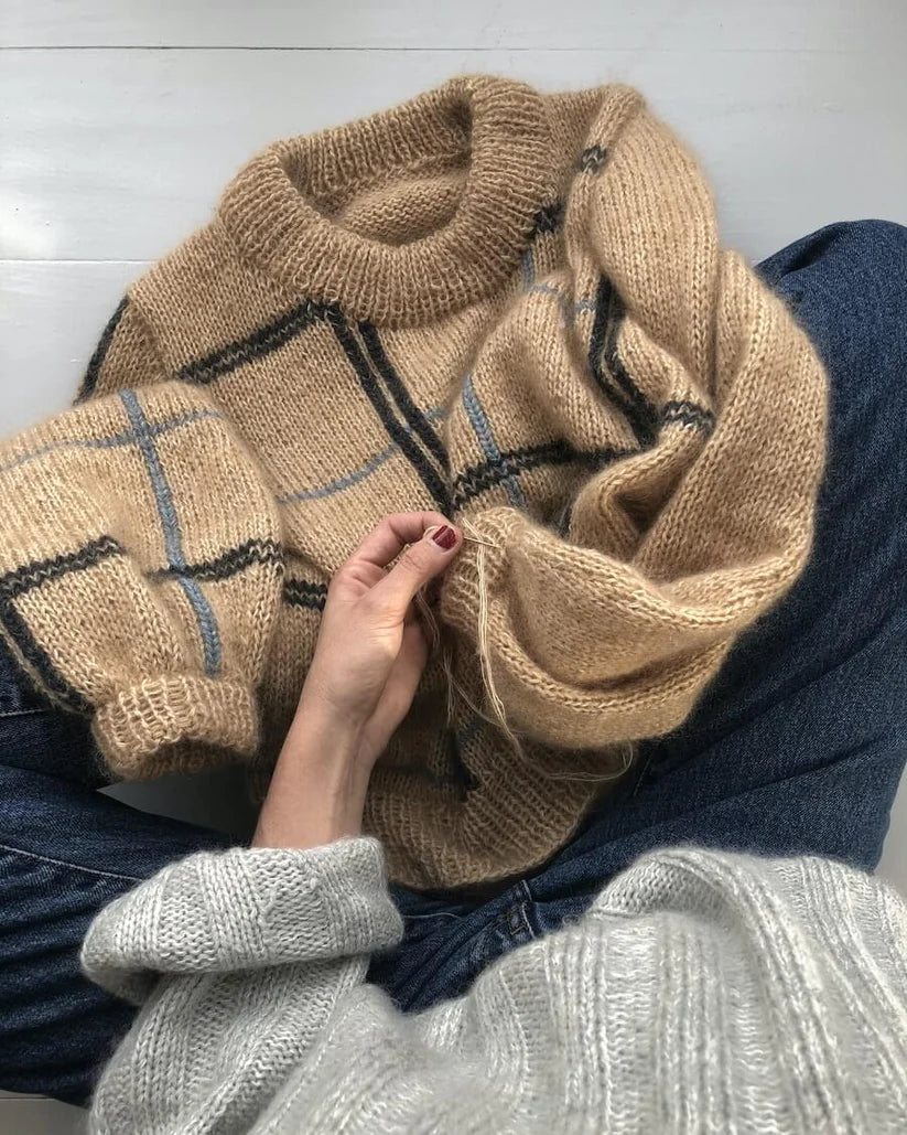 Kuvassa on PetiteKnit Scotty Sweater -neuleen ohje (pattern).