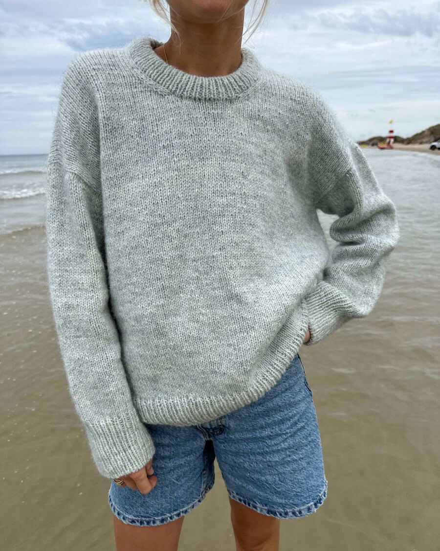 Kuvassa on PetiteKnit Sonja Sweater -neuleen ohje (pattern).