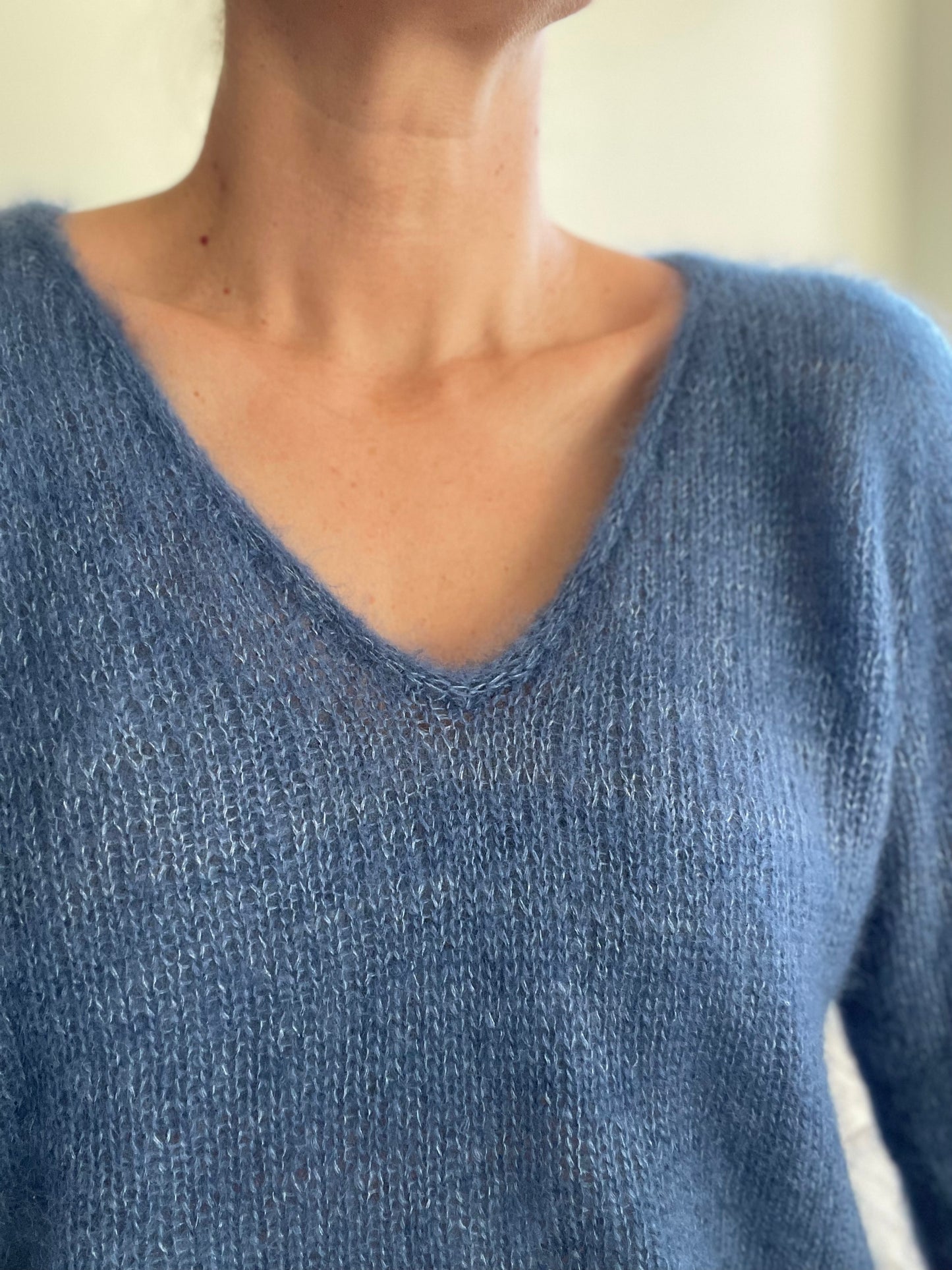 Kuvassa on PetiteKnit Cumulus Blouse.