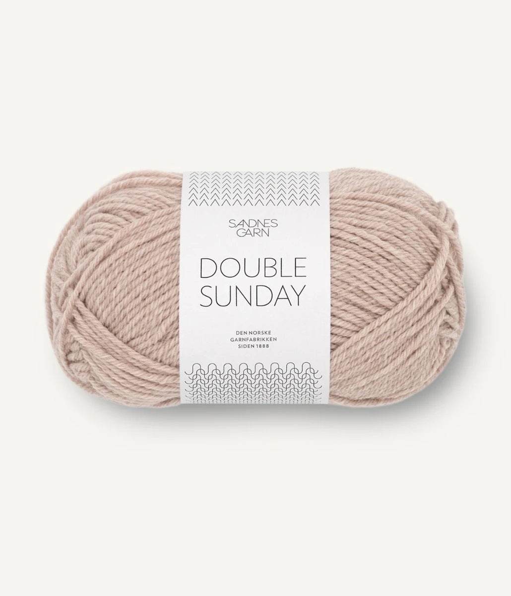 Kuvassa on Sandnes Garn Double Sunday -lanka (yarn) värissä Beigemelert.