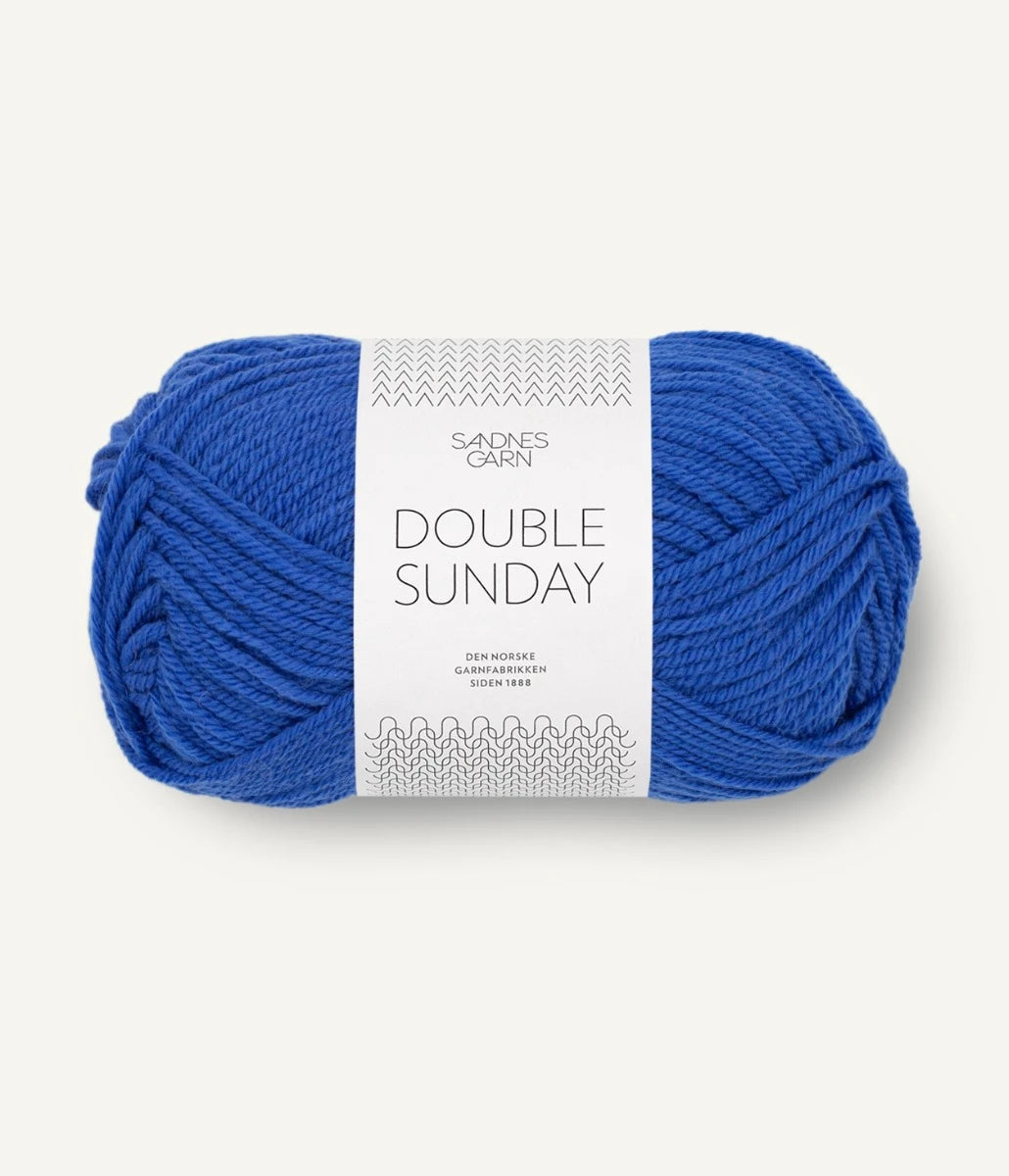 Kuvassa on Sandnes Garn Double Sunday -lanka (yarn) värissä Dazzling Blue.