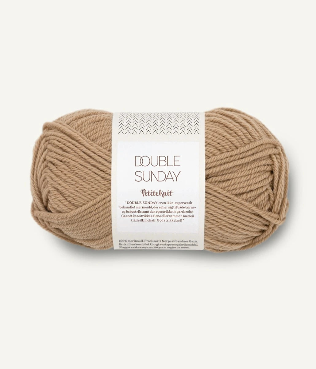 Kuvassa on Sandnes Garn Double Sunday -lanka (yarn) värissä 2542 Camel.