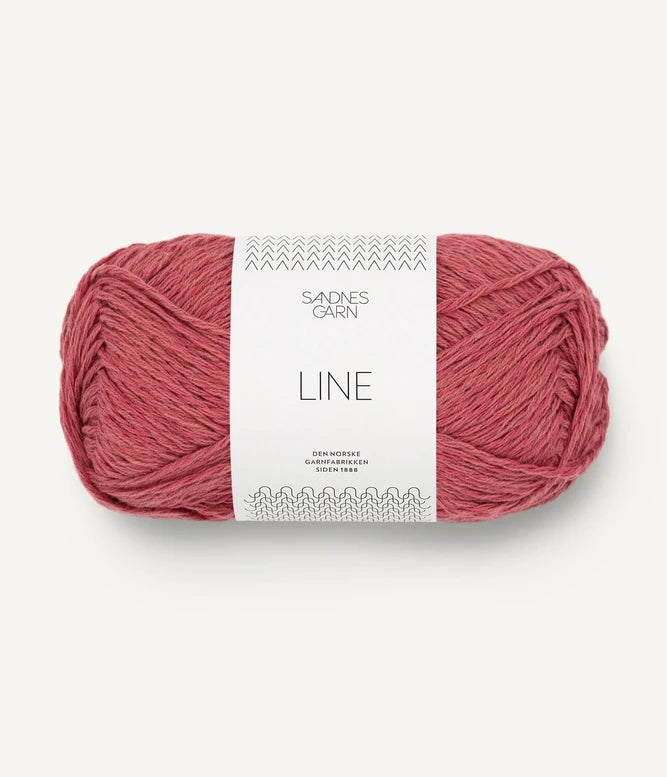 Kuvassa on Sandnes Garn Line -lanka (yarn) värissä Bringbaerkrem.