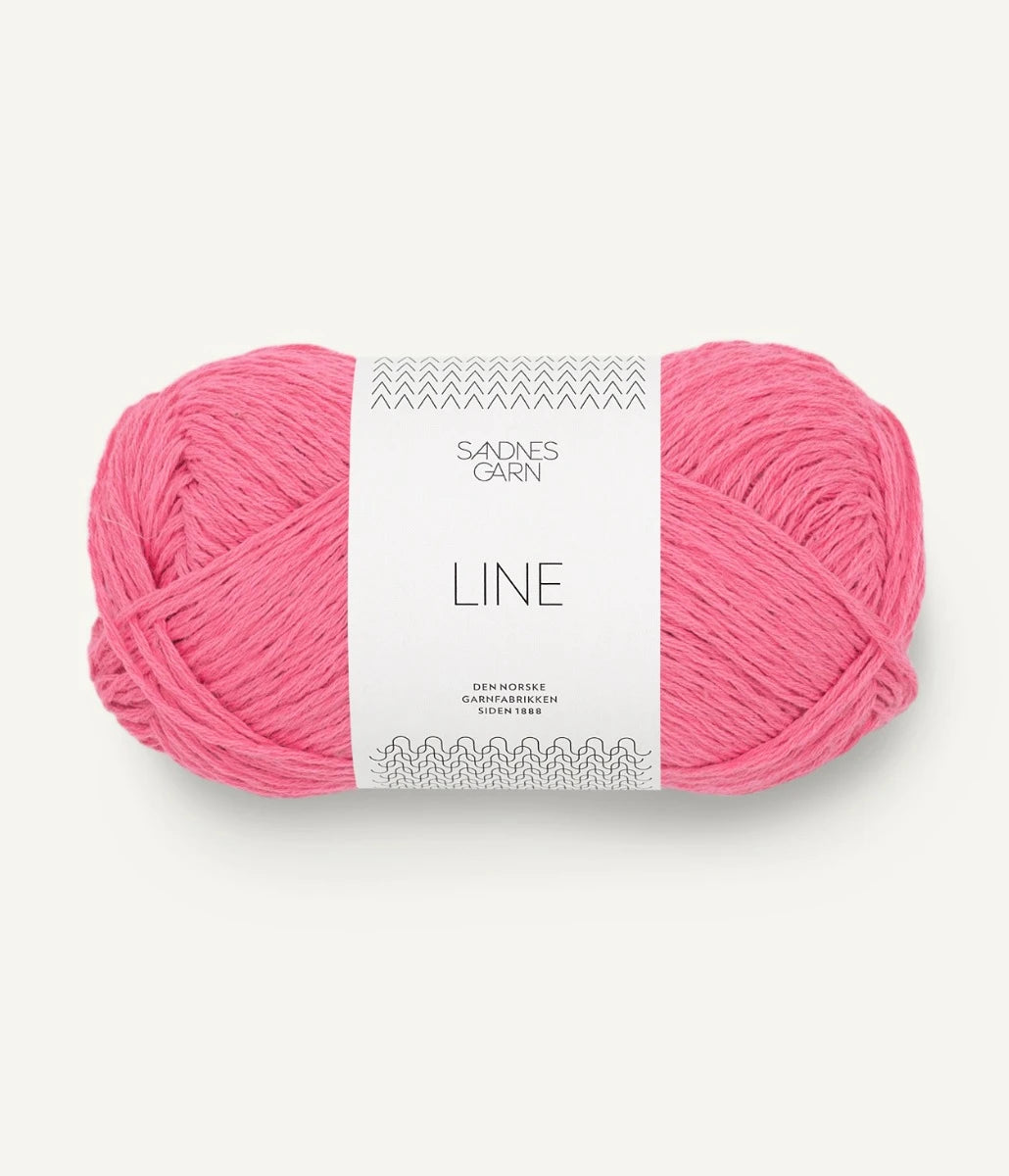 Kuvassa on Sandnes Garn Line -lanka (yarn) värissä Bubblegum Pink.