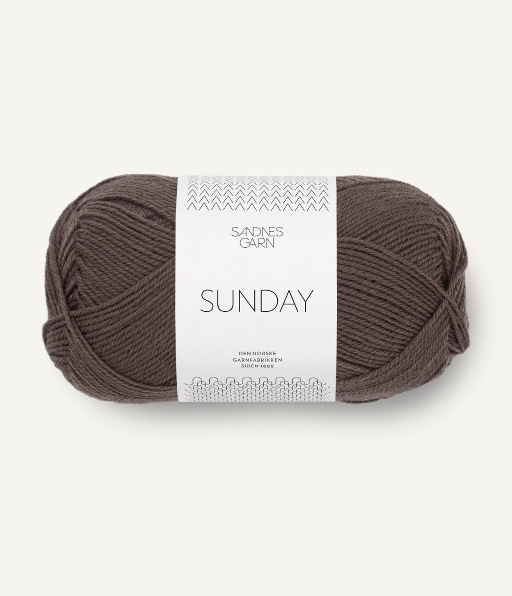 Kuvassa on Sandnes Garn Sunday-lanka (yarn) värissä Dark Chocolate.