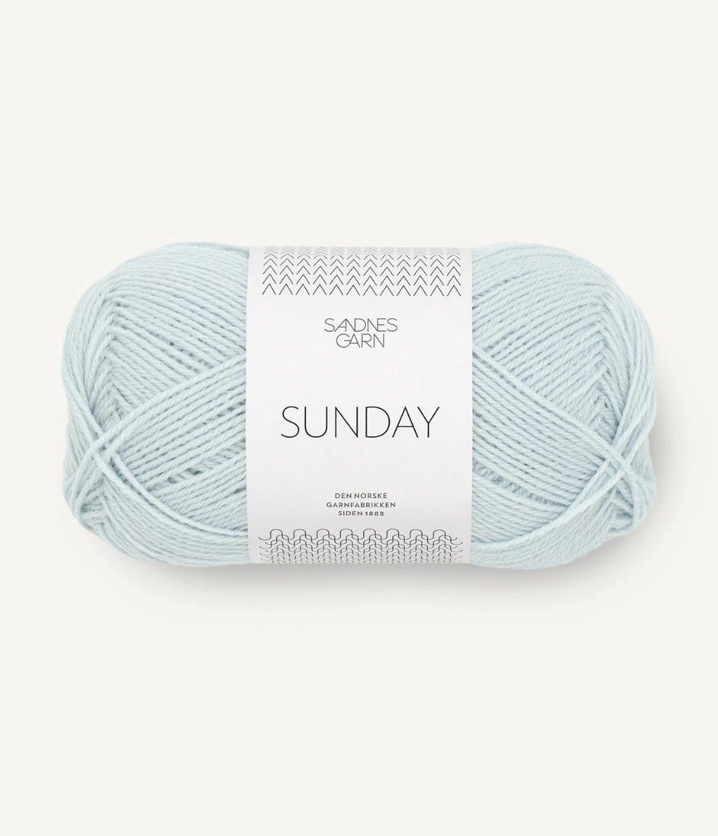 Kuvassa on Sandnes Garn Sunday lanka (yarn) värissä Dream Blue.
