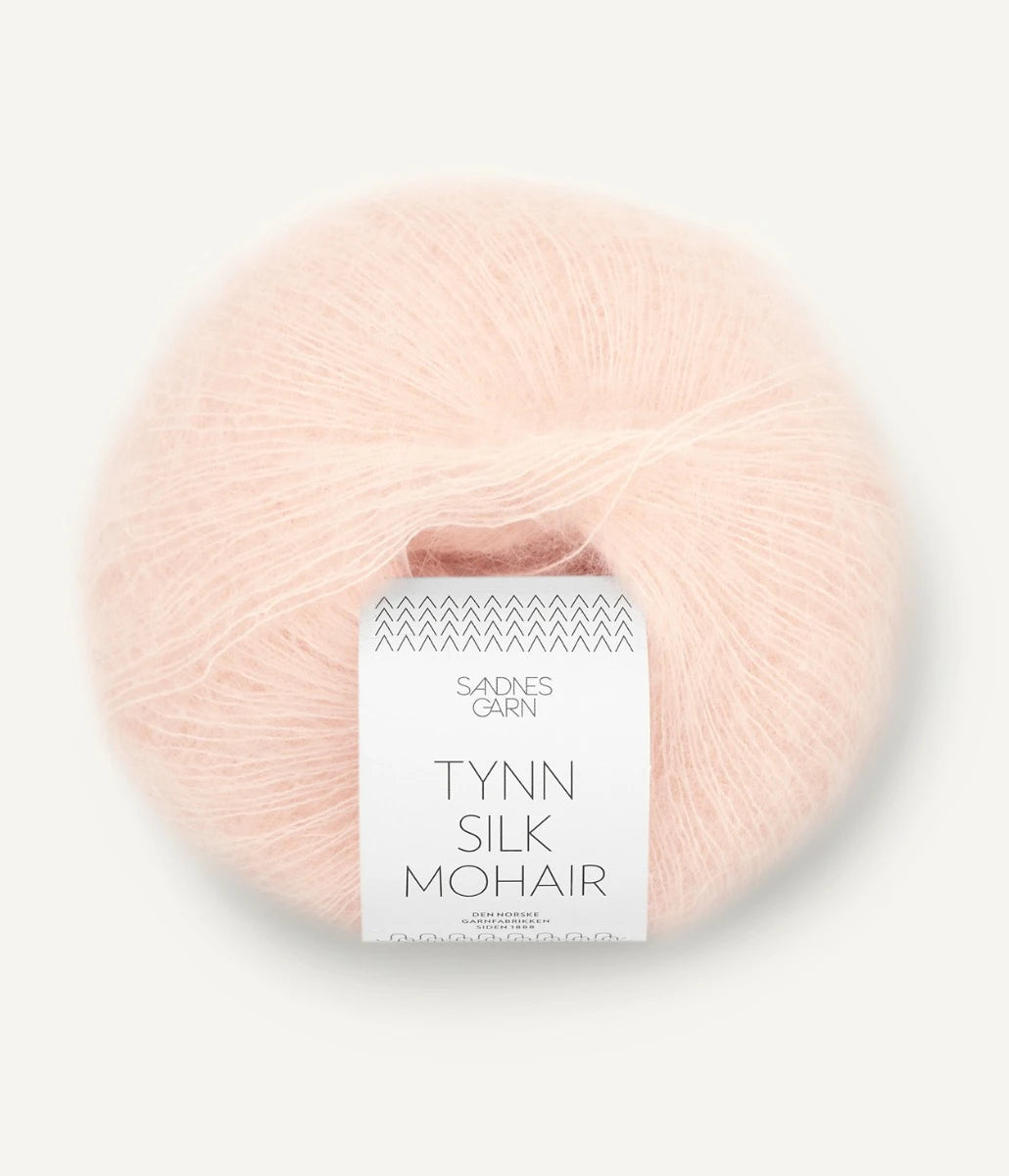 Kuvassa on Sandnes Garn Tynn Silk Mohair -lanka (yarn) värissä Ballet Tutu.