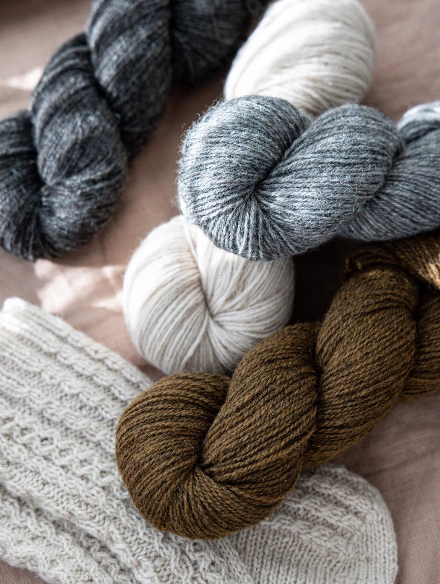 Kuvassa on TukuWool Sock -sukkalankoja.