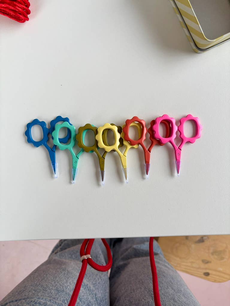 Mini craft scissors