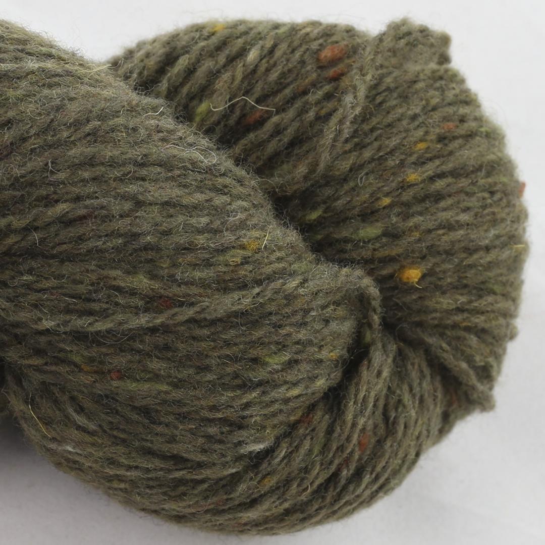 Kuvassa on BC Garn Loch Lomond GOTS -lanka sävyssä Moss.