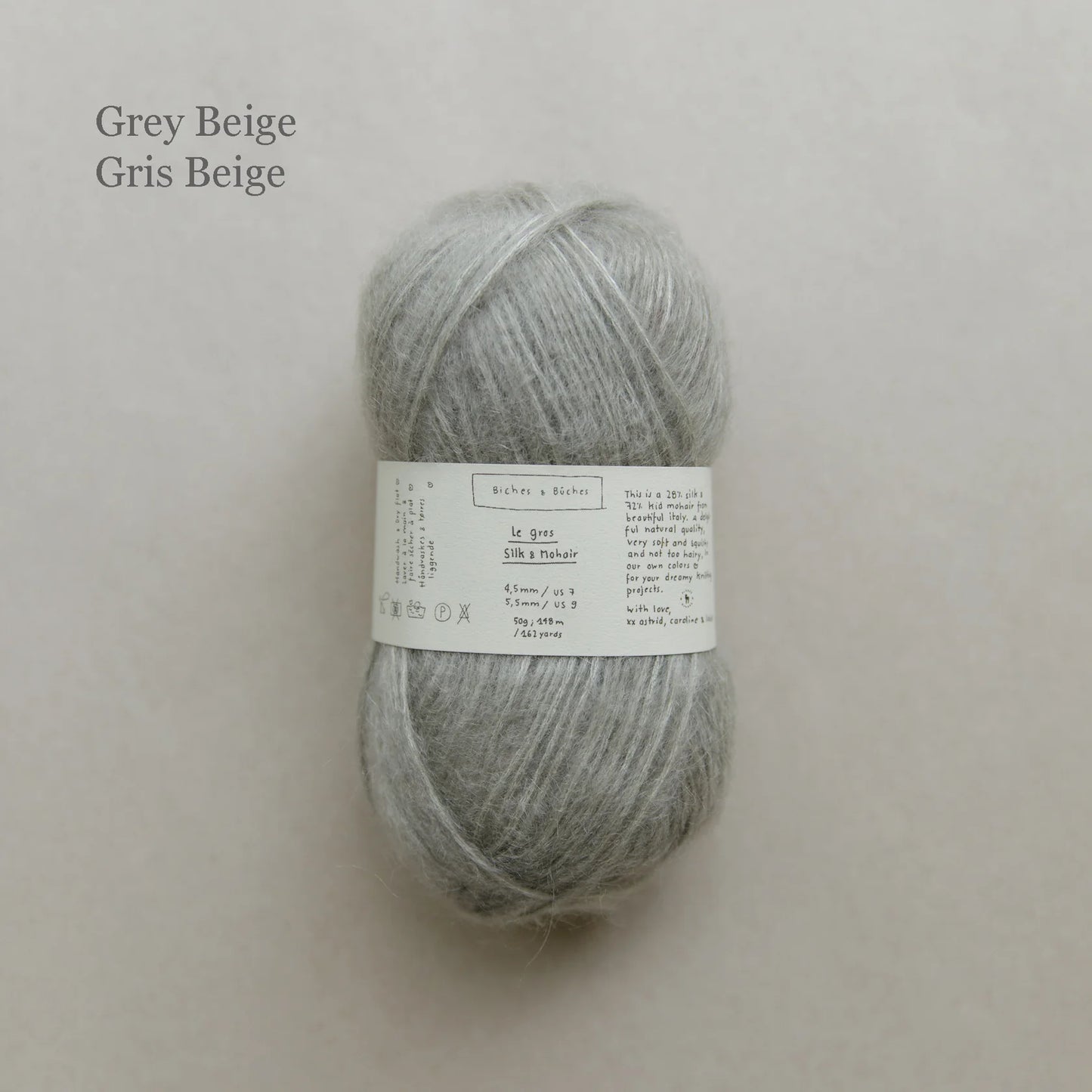 Kuvassa on Biches & Bûches Le Gros Silk & Mohair -lanka värissä Grey Beige.