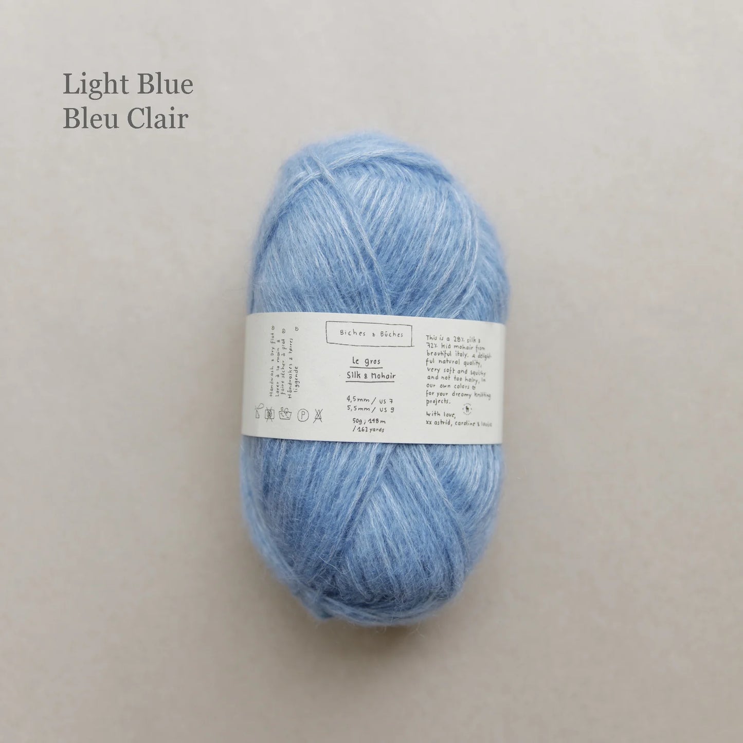 Kuvassa on Biches & Bûches Le Gros Silk & Mohair -lanka värissä Light Blue.