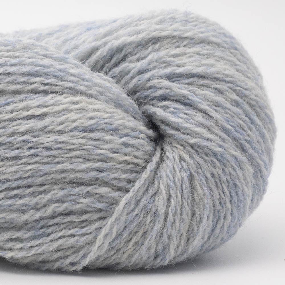 Kuvassa on BC Garn Bio Shetland GOTS -lanka (yarn) värissä Ice Blue.