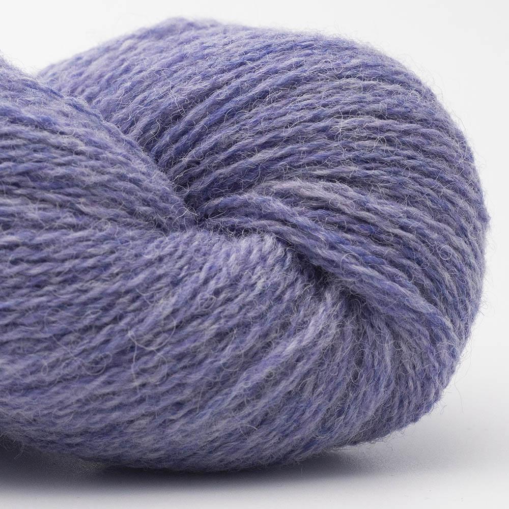 Kuvassa on BC Garn Bio Shetland GOTS -lanka (yarn) värissä Lavender.