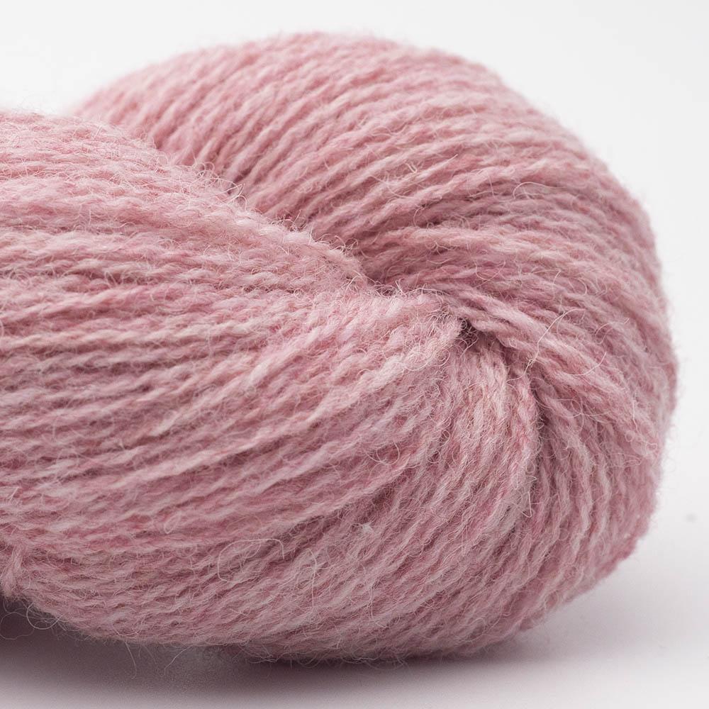 Kuvassa on BC Garn Bio Shetland GOTS -lanka (yarn) värissä Pale Pink.