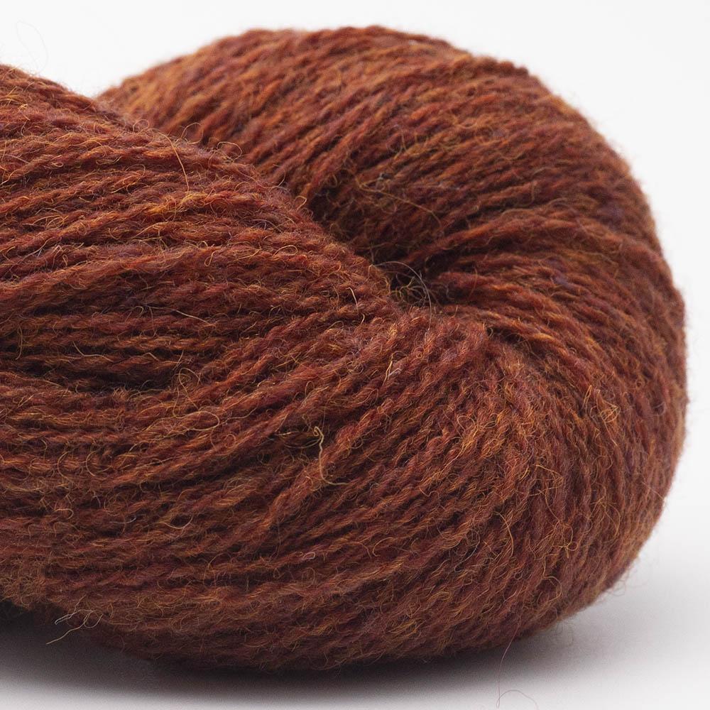 Kuvassa on BC Garn Bio Shetland GOTS -lanka (yarn) värissä Terracotta.