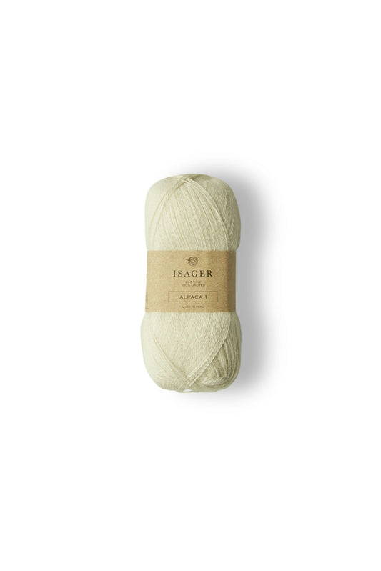 Kuvassa on Isager Alpaca 3 -lanka (yarn) värissä E0.