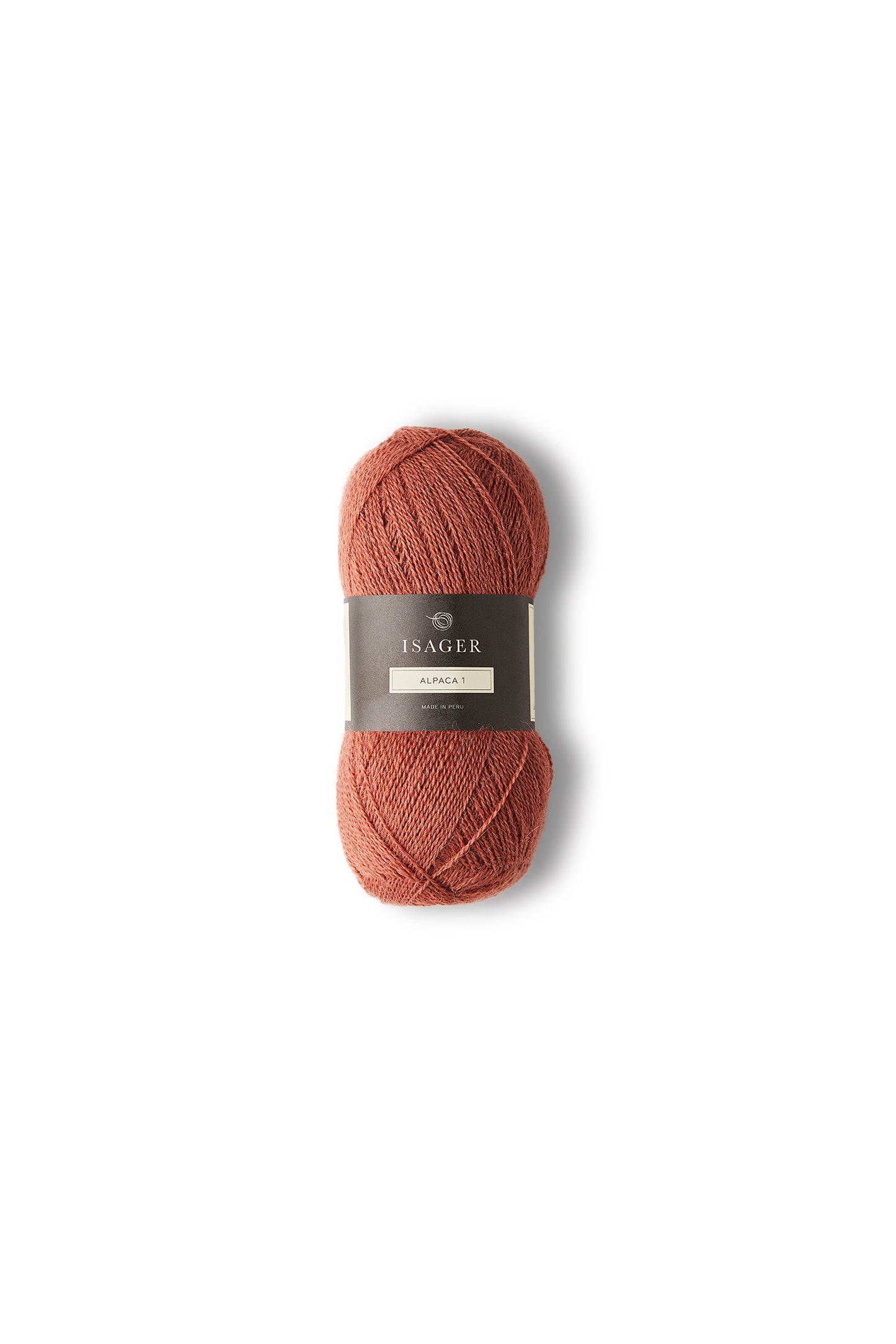 Kuvassa on Isager Alpaca 3 -lanka (yarn) värissä 1.