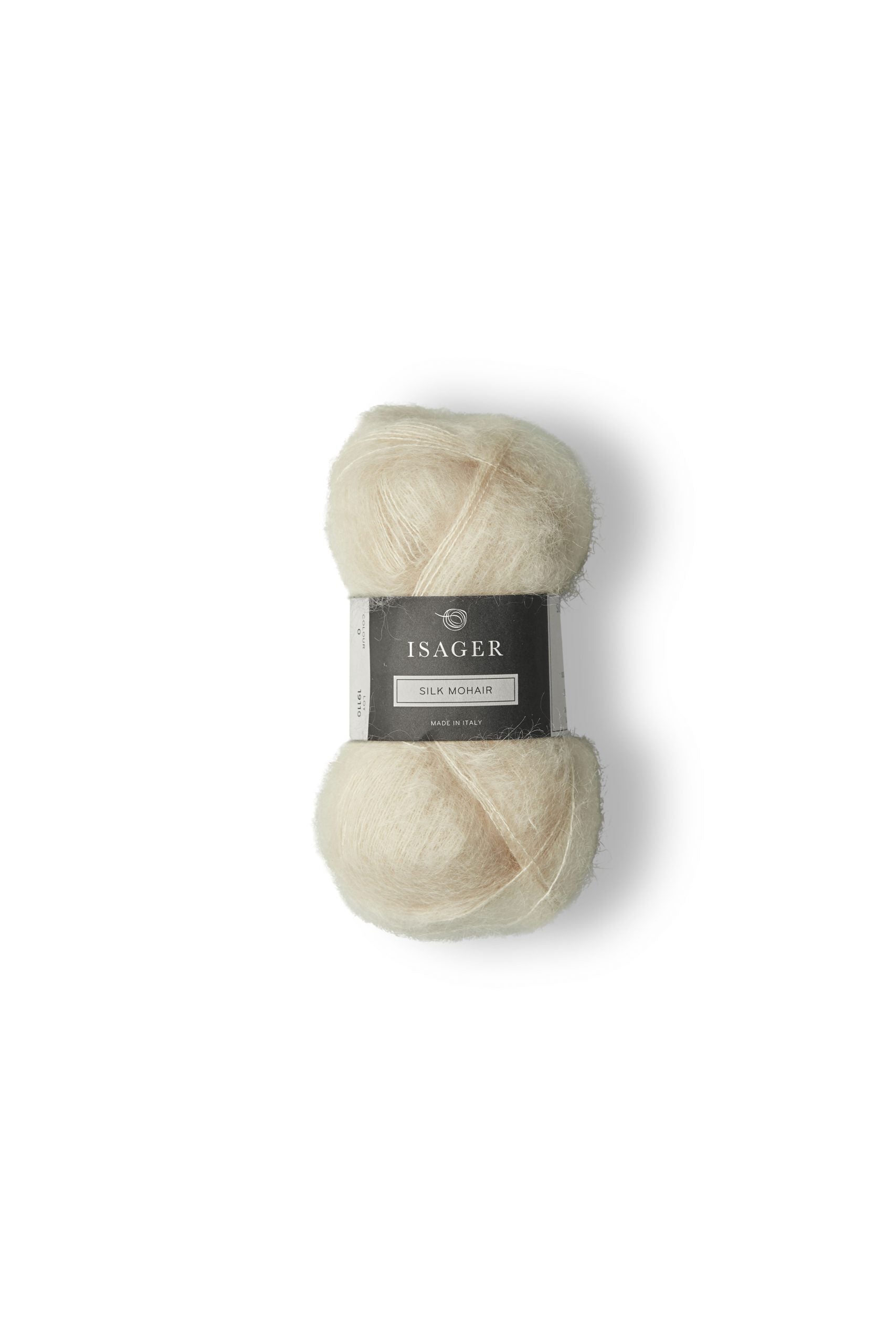Kuvassa on Isager Silk Mohair -lanka (yarn) värissä O.