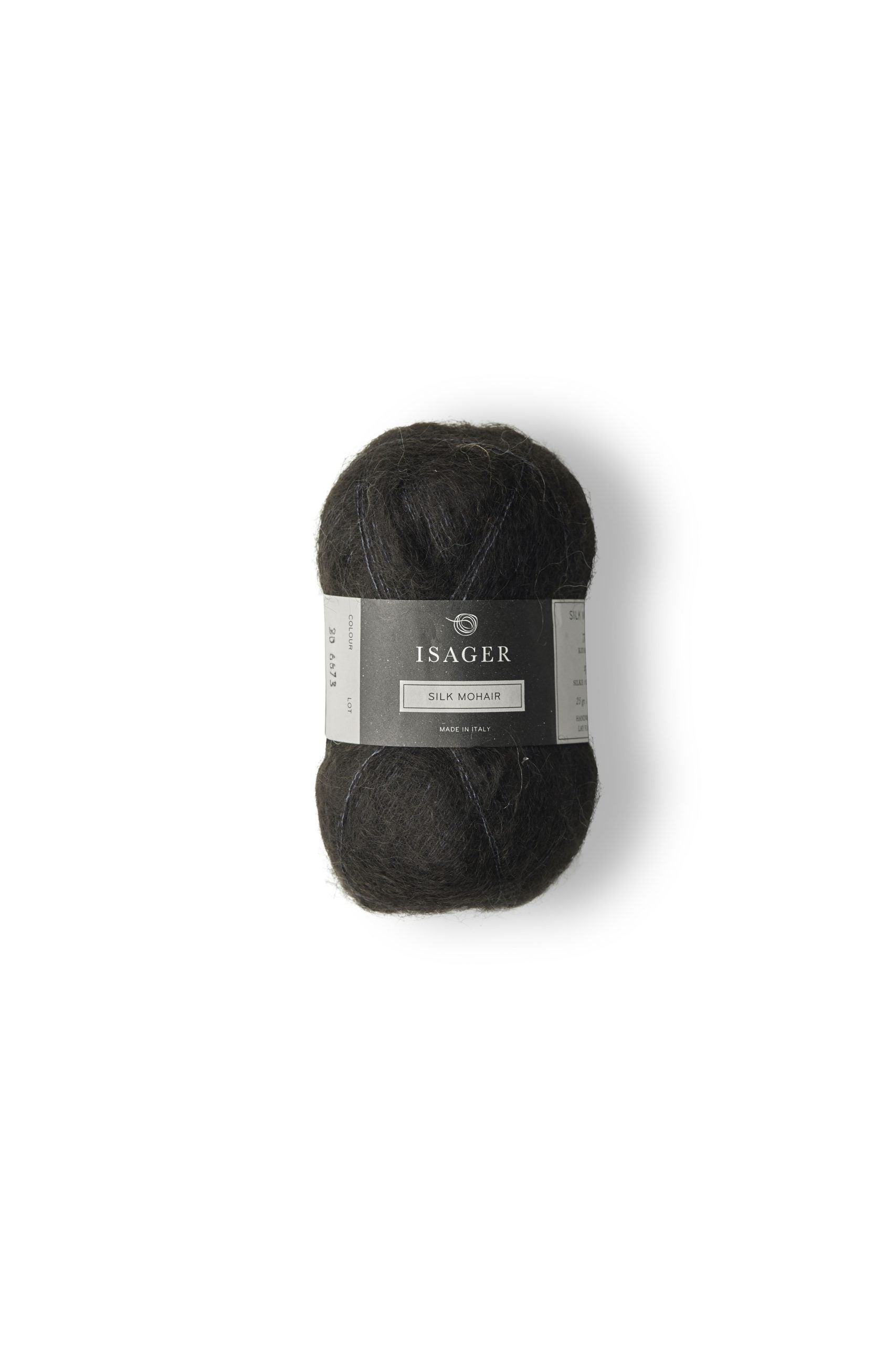 Kuvassa on Isager Silk Mohair -lanka (yarn) värissä 30.