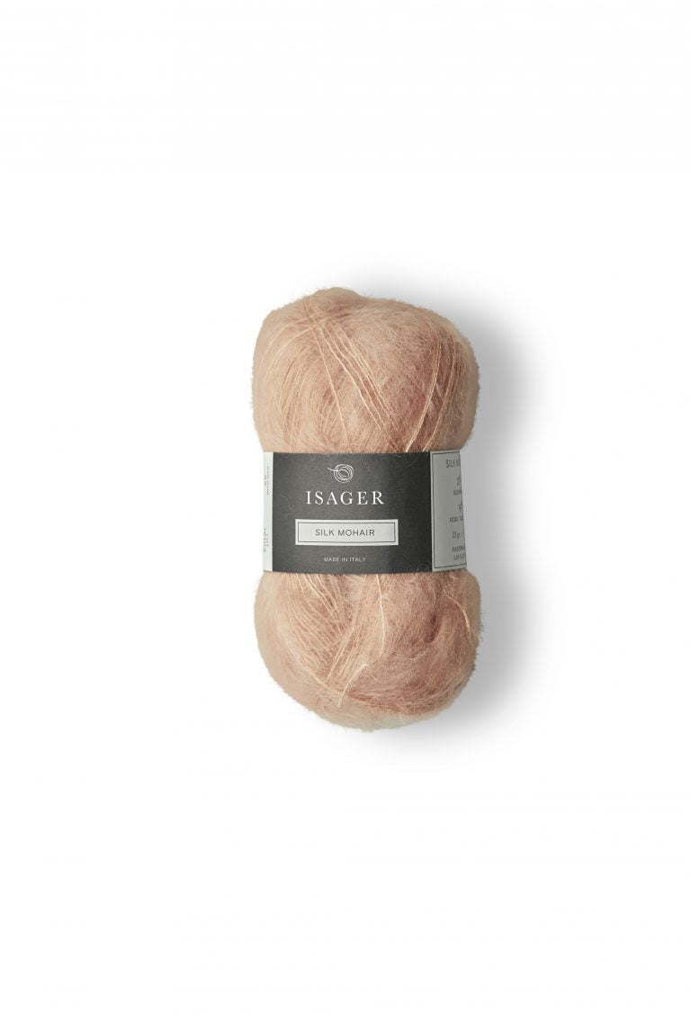 Kuvassa on Isager Silk Mohair -lanka (yarn) värissä 62.
