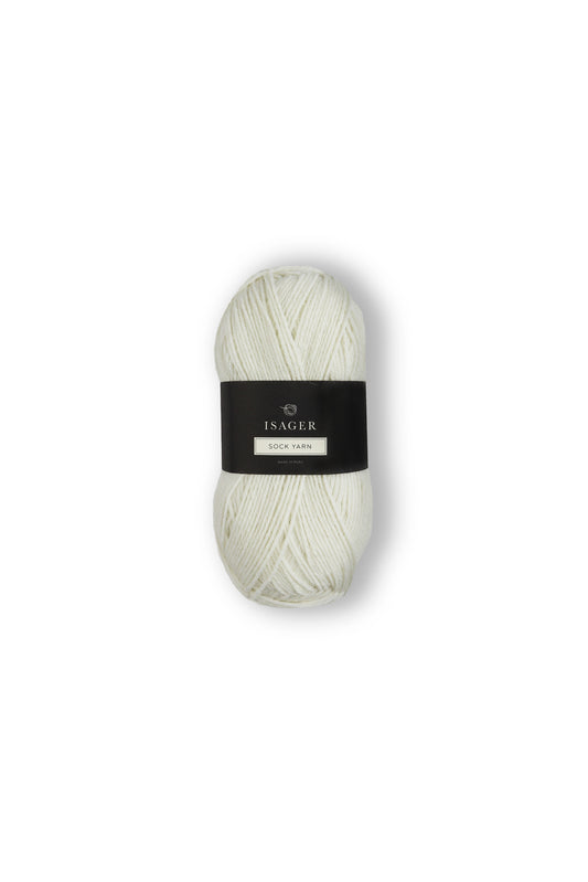 Kuvassa on Isager Sock Yarn -sukkalanka värissä 0.