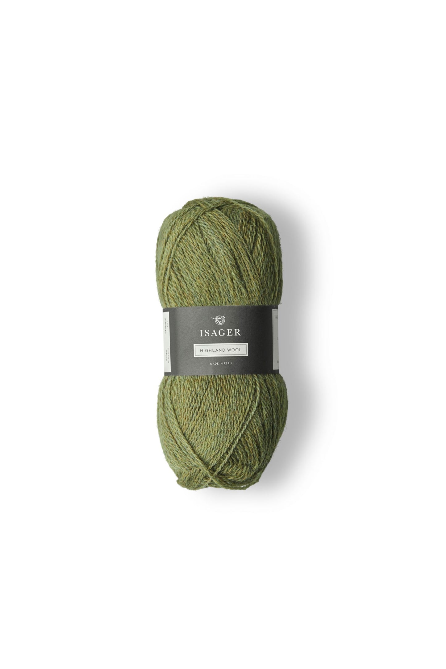 Kuvassa on Isager Highland wool -lankakerä värissä Moss.