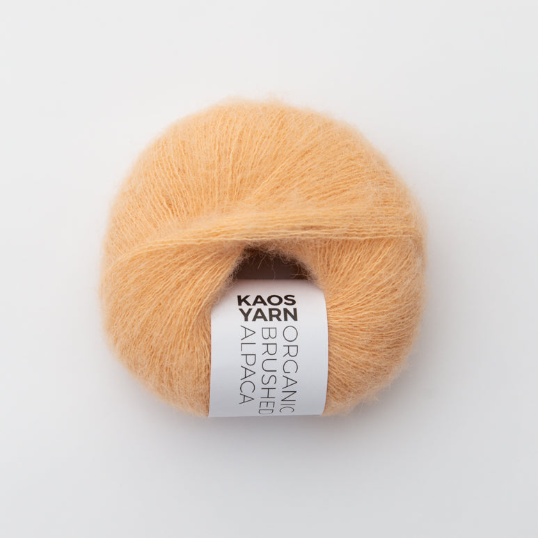 Kuvassa on KAOS YARN Organic Brushed Alpaca -lanka värissä Sparkling.