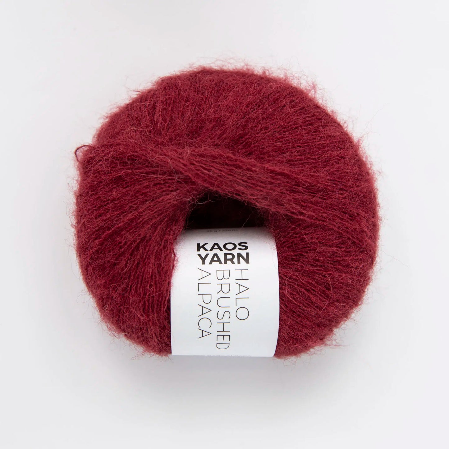 Kuvassa on KAOS YARN HALO Brushed Alpaca -lanka värissä Majestic.
